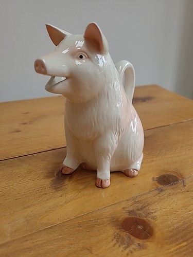 Leonardo ceramic pig - leonardo,